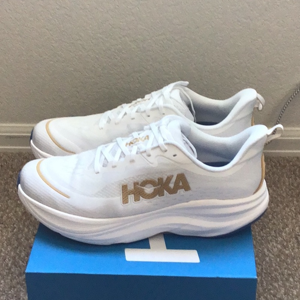 Hoka Skyflow